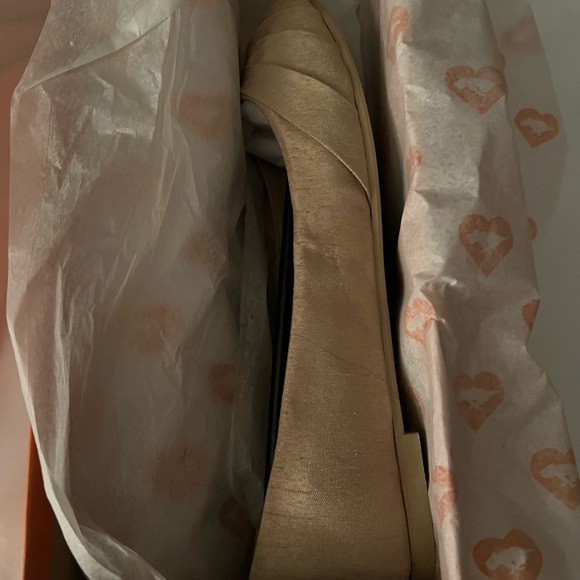 NWB Rocket Dog Myrna Tai Silk sesame ballet flats. Size 6. - Picture 2 of 7